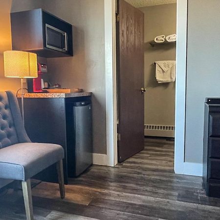 7 Day'S Hotel Lamont Extérieur photo