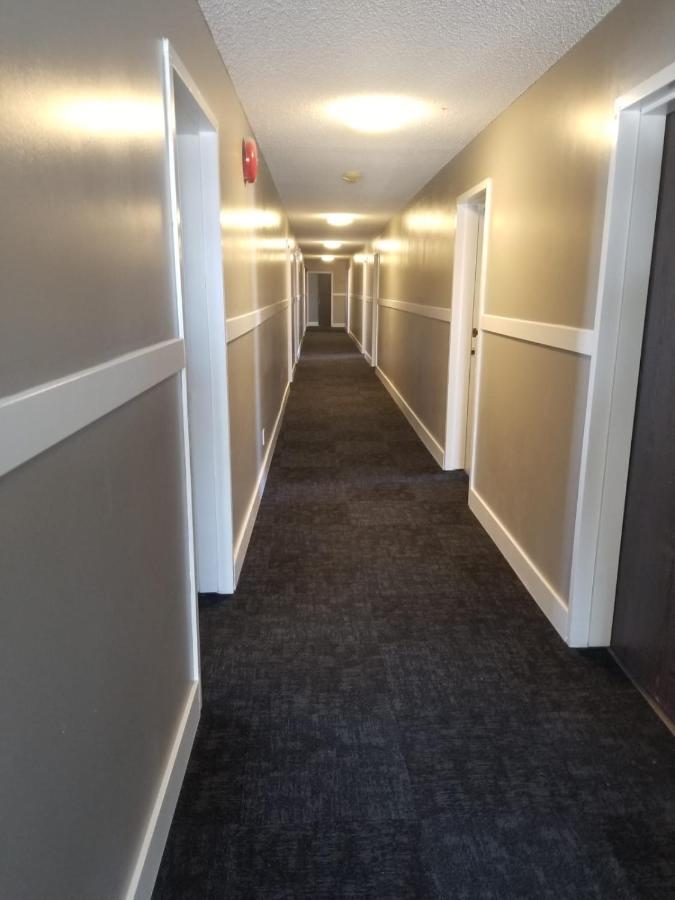 7 Day'S Hotel Lamont Extérieur photo