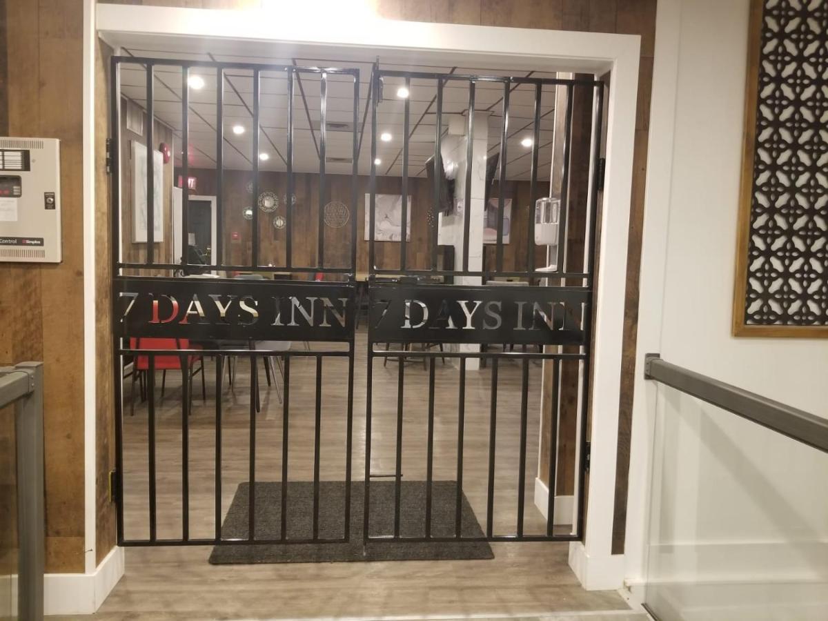 7 Day'S Hotel Lamont Extérieur photo