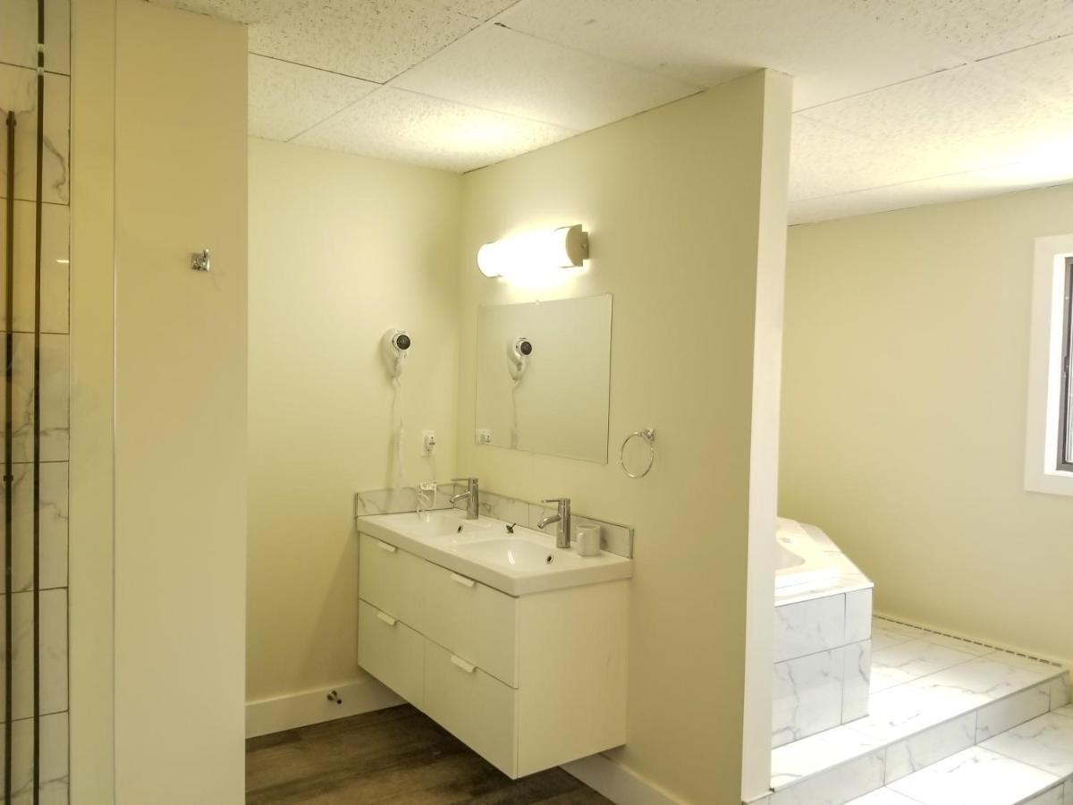 7 Day'S Hotel Lamont Extérieur photo